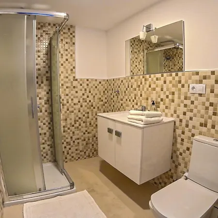 Nela Villa Chayofa