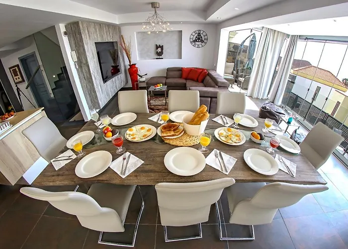 Nela Βίλα Chayofa